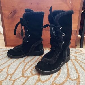 Aerosoles Women's Black Faux Fur-Lined Boots, Faux Suede Lace Up Boots Size 6.5